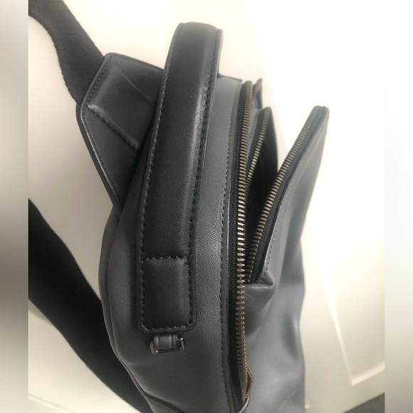 New TUMI Harrison Emerson genuine grey leather sling crossbody shoulder bag - Picture 4 of 8